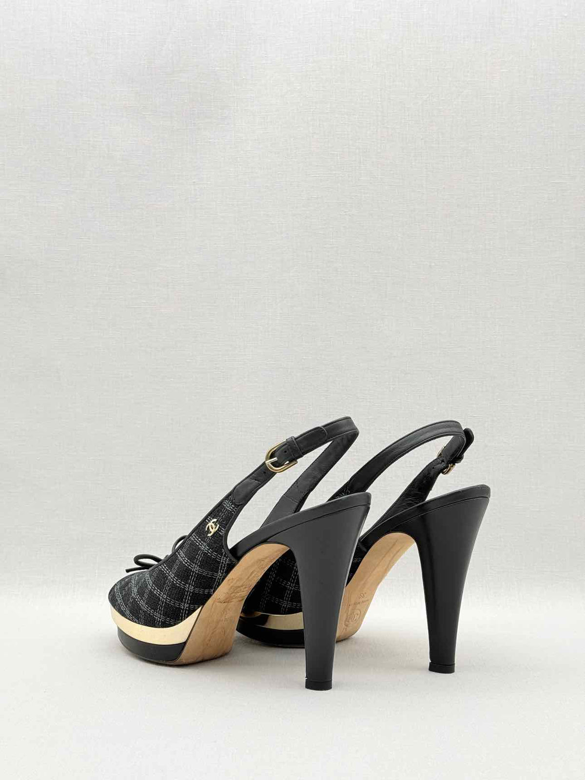 CHANEL Black Checkered Size EU 39 Slingbacks