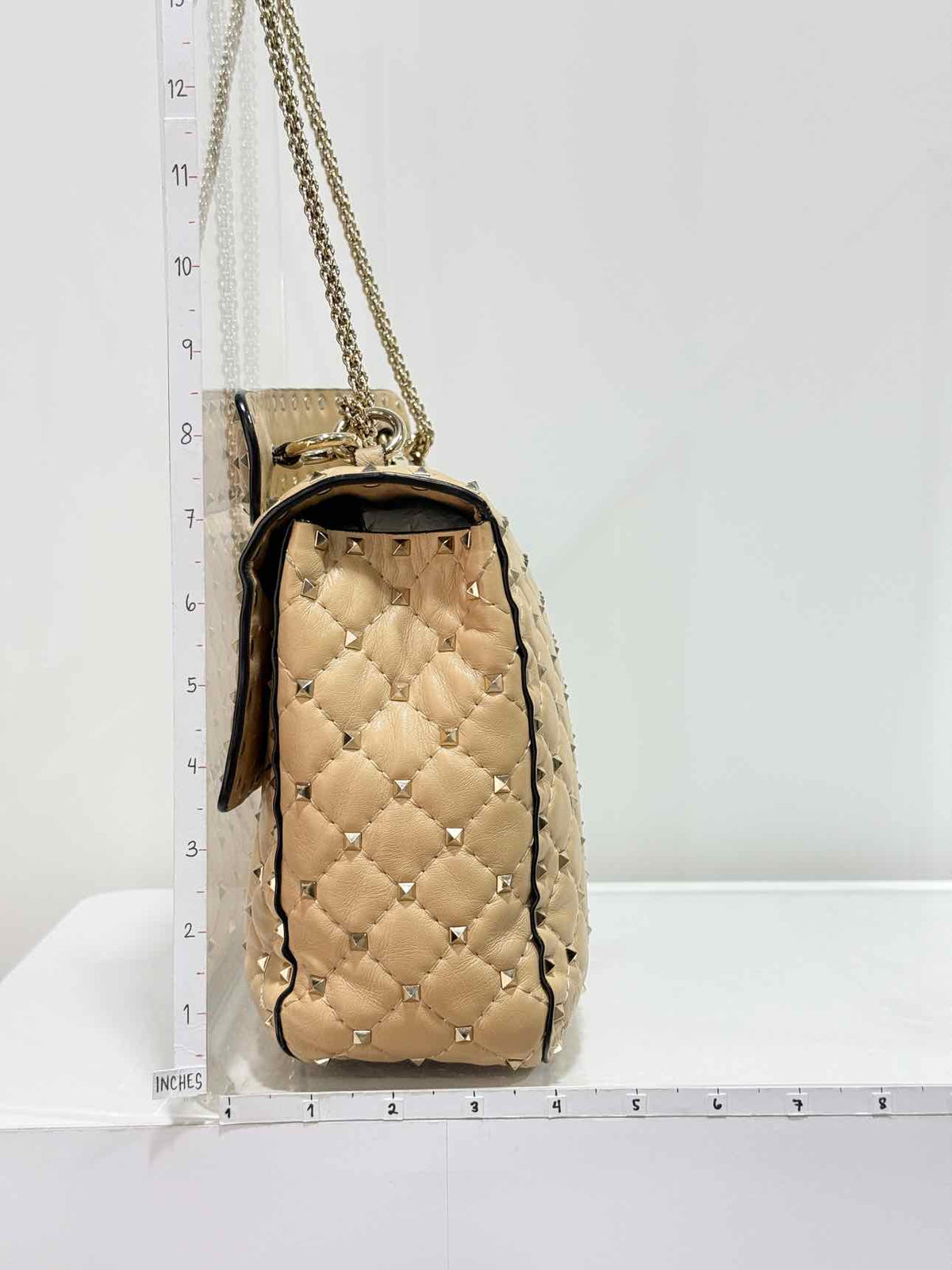 VALENTINO GARAVANI Rockstud Beige Quilted Shoulder Bag