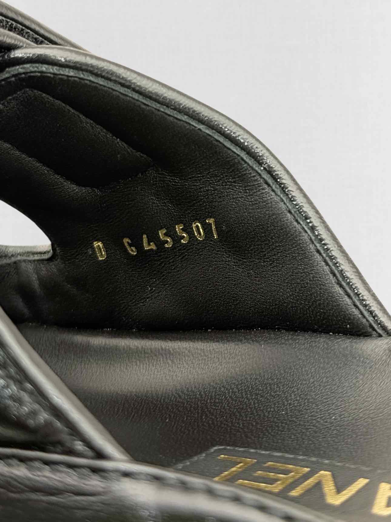CHANEL Dad Black Quilted Size EU 39 Sandals