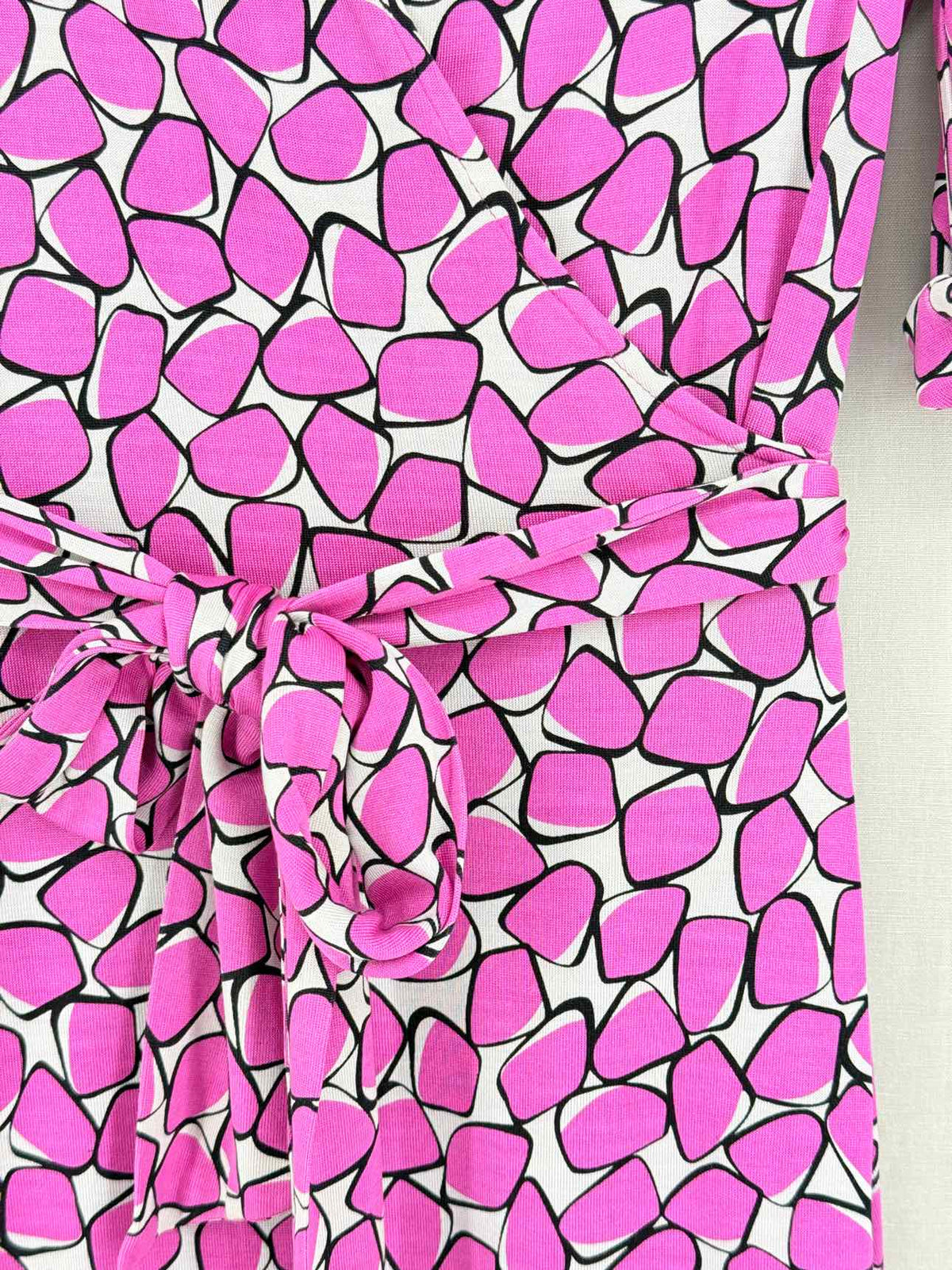 DIANE VON FURSTENBERG Wrap Pink Size US 8 Short Dress