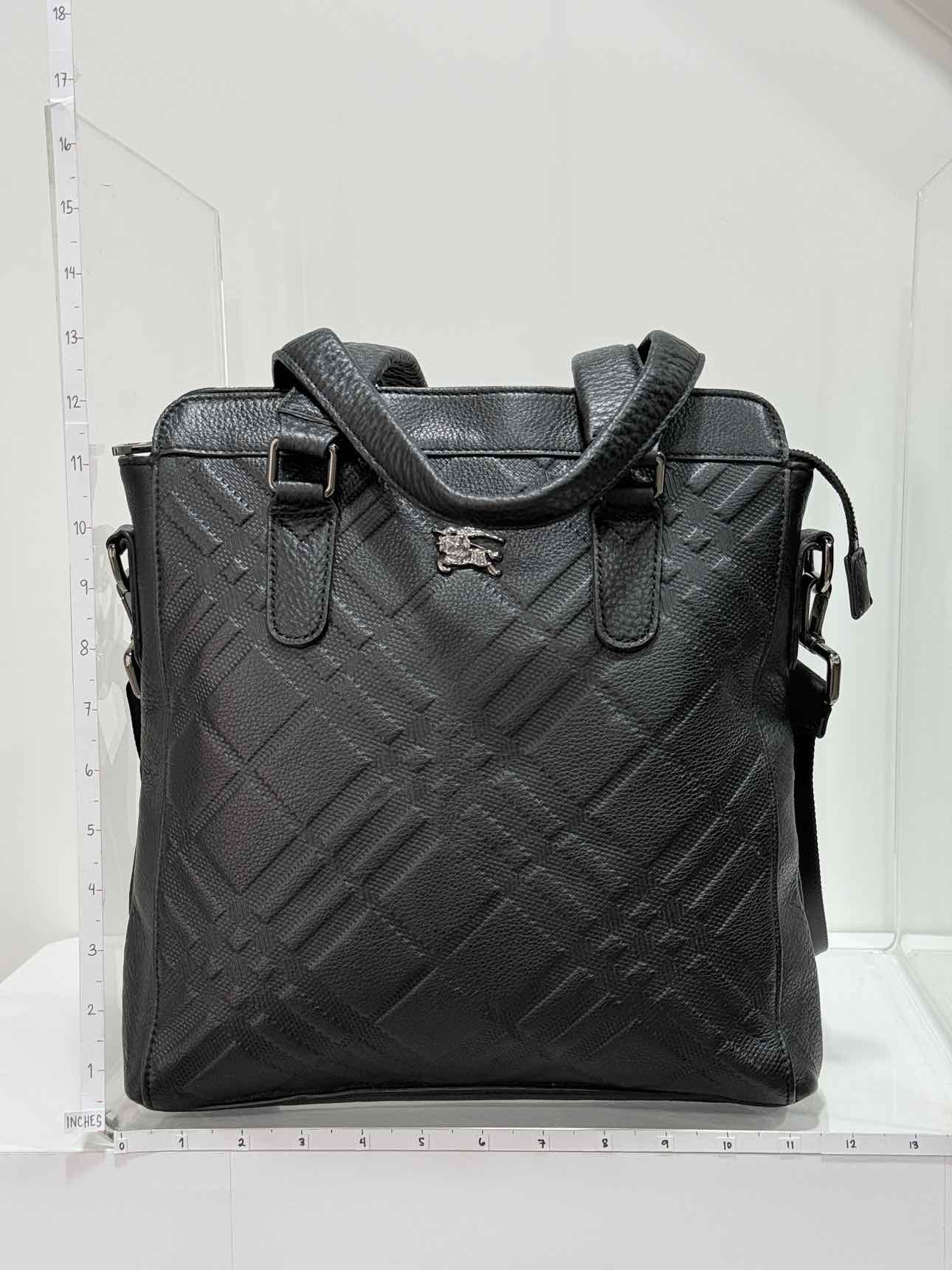 BURBERRY Black Quilted Messenger