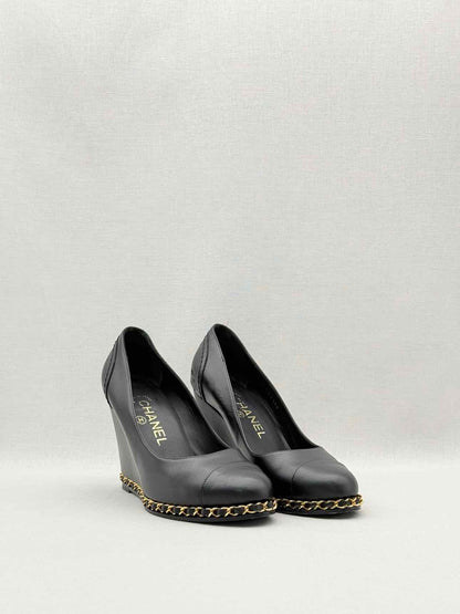 CHANEL Black Size EU 37 Wedges