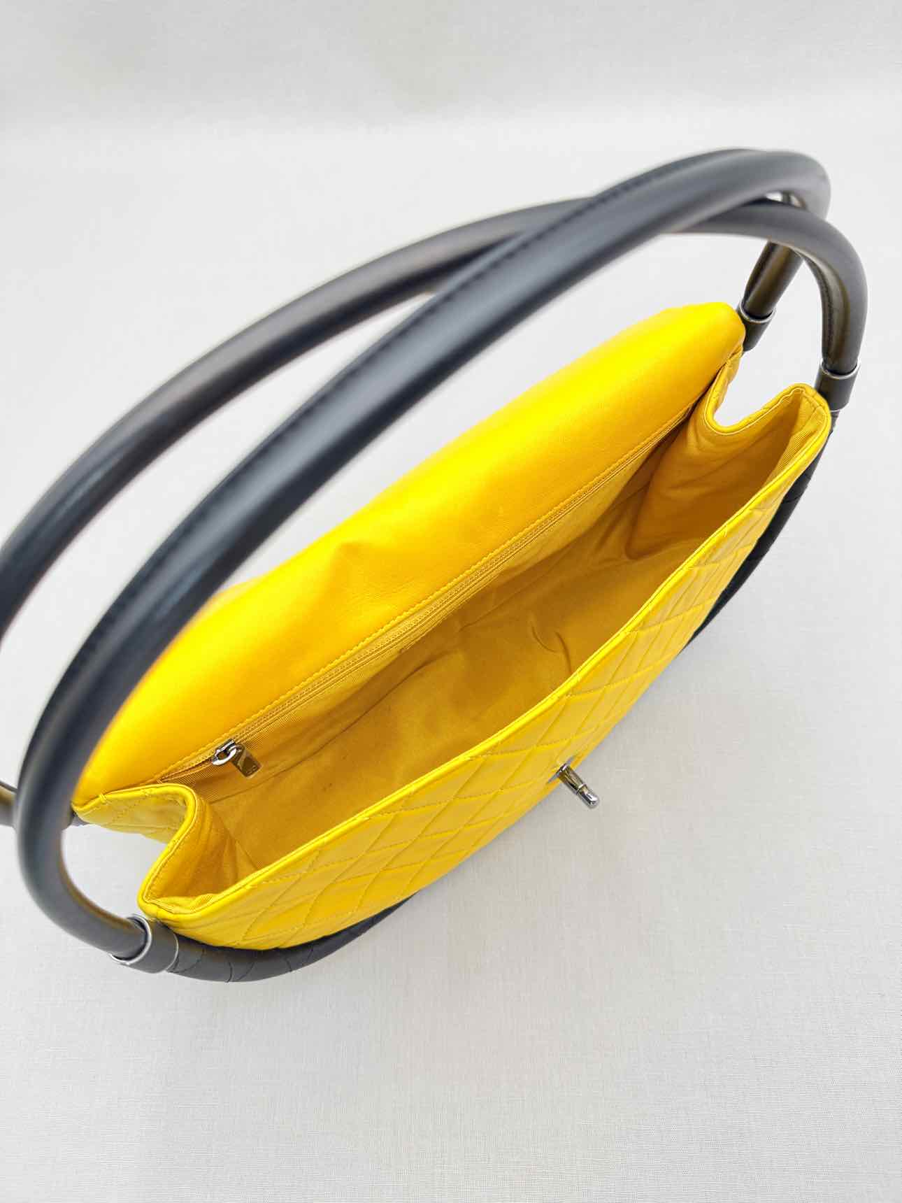 CHANEL Hula Hoop Yellow & Black Quilted Shoulder Bag
