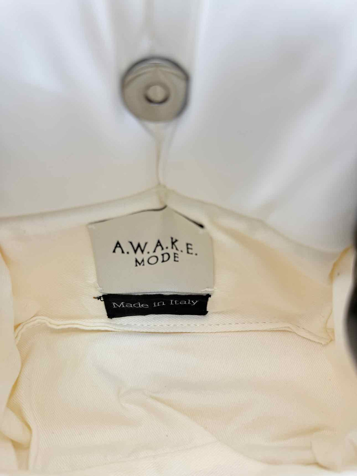 A.W.A.K.E. MODE Celia White & Black Quilted Top Handle