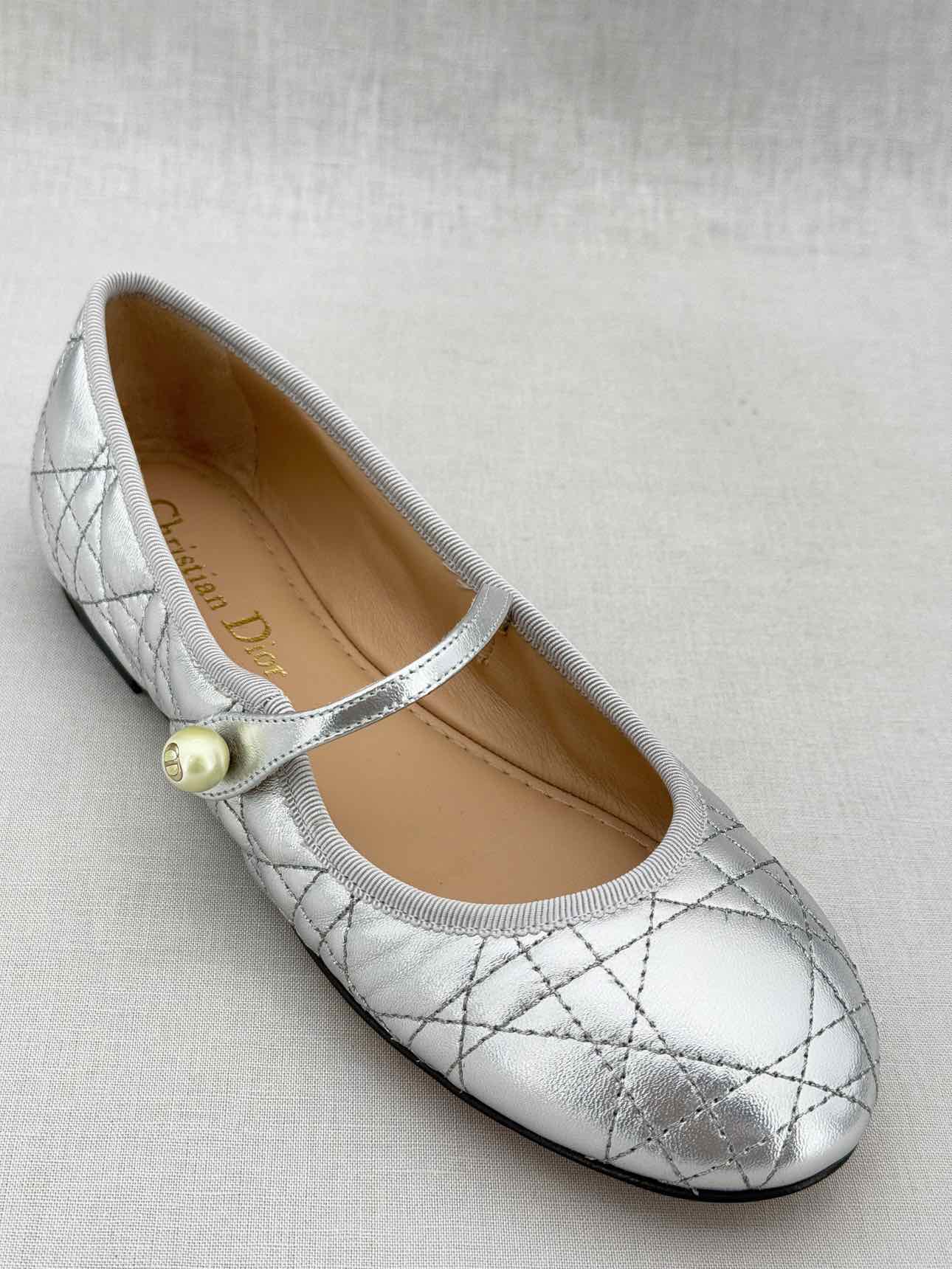 CHRISTIAN DIOR Silver Cannage Size EU 35 Ballet Flats