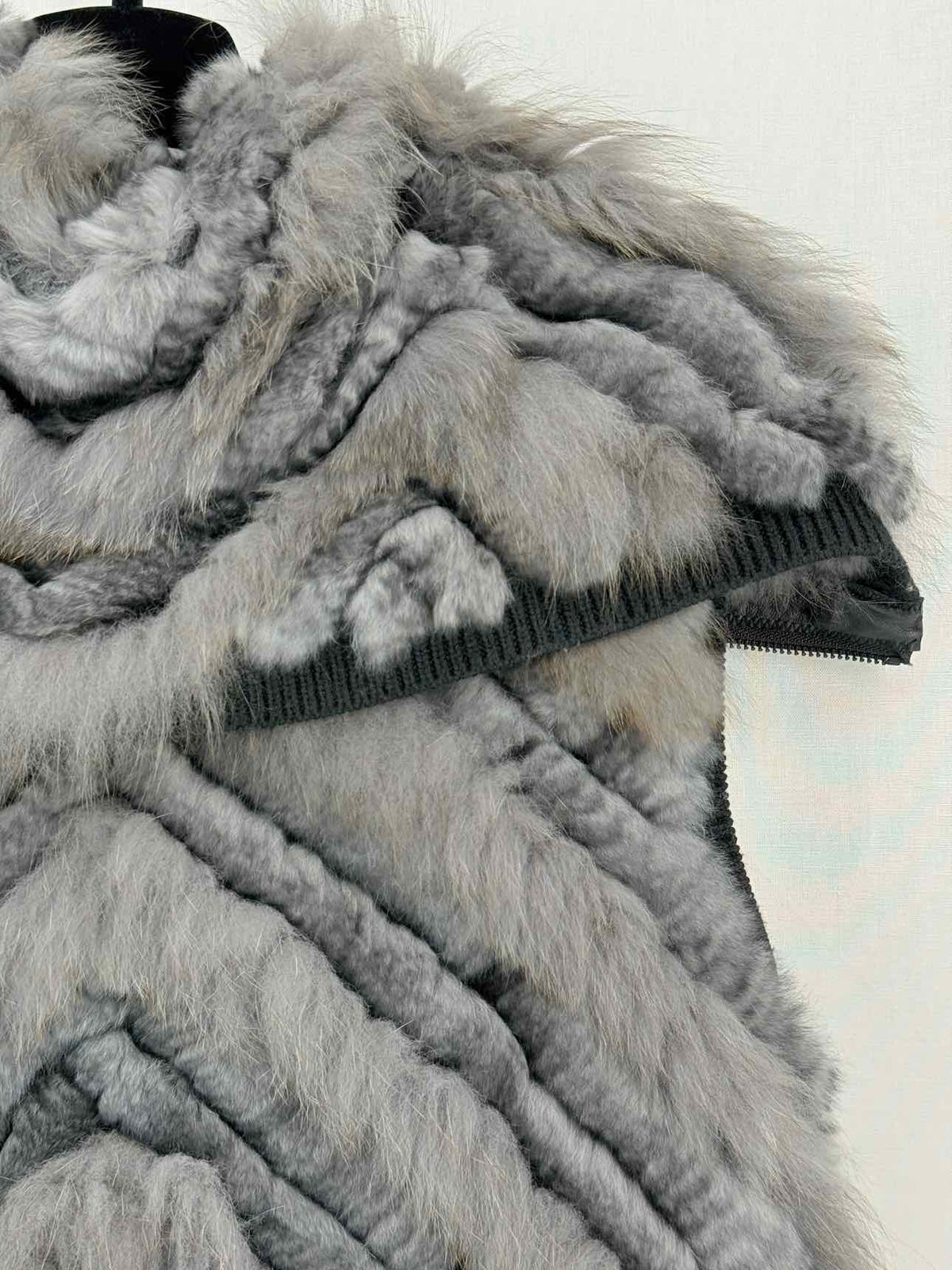 ELIE TAHARI Grey Size Medium Gilet