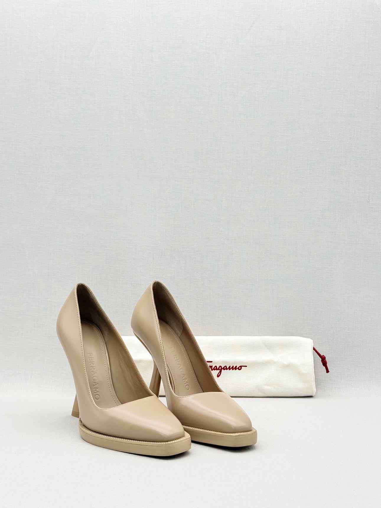 FERRAGAMO Anser Beige Size EU 35 Pumps