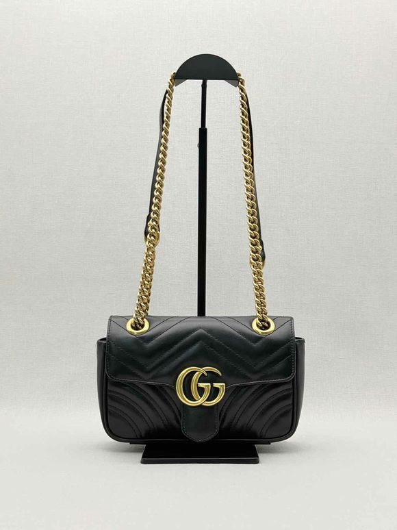 GUCCI GG Marmont Black Chevron Quilted Shoulder Bag