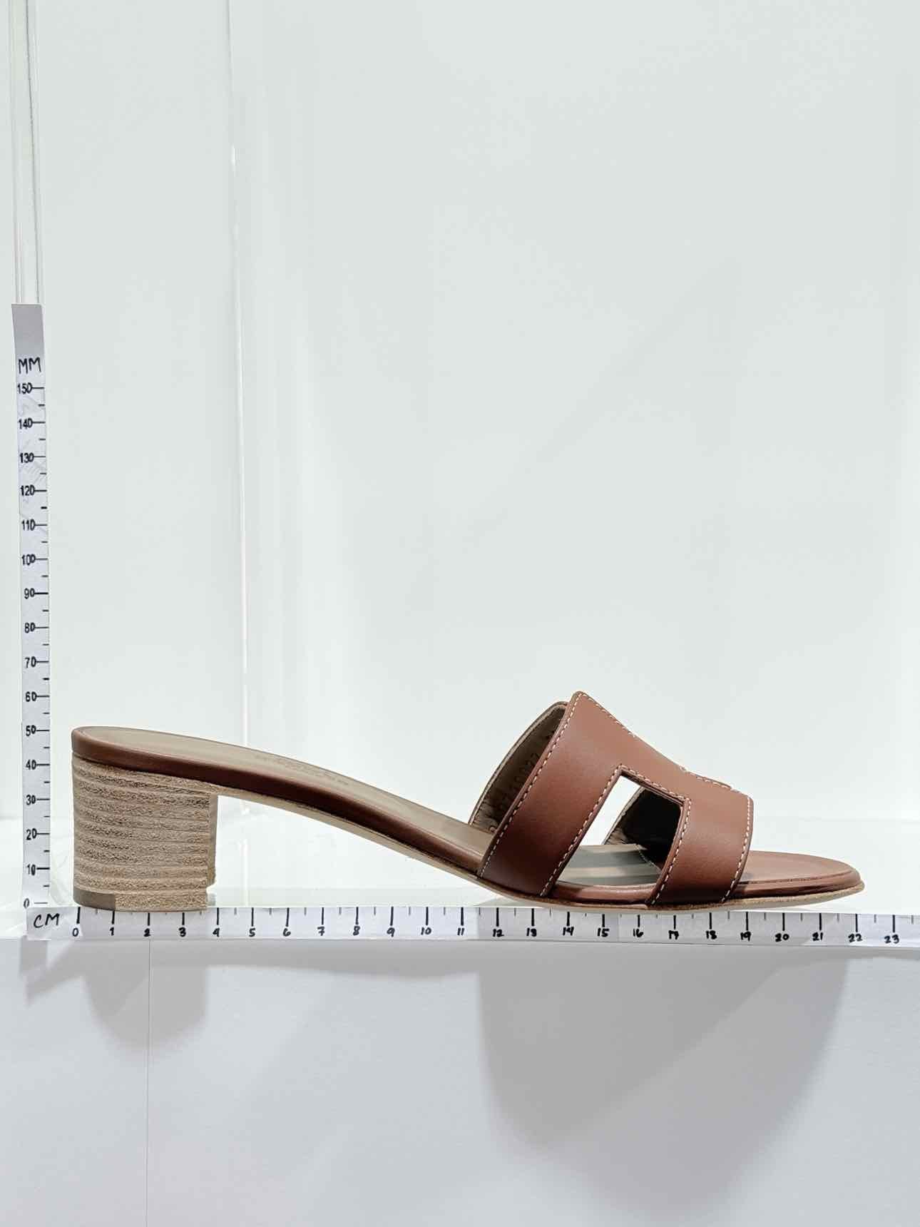 HERMES Oasis Gold Size EU 36 Heeled Sandals