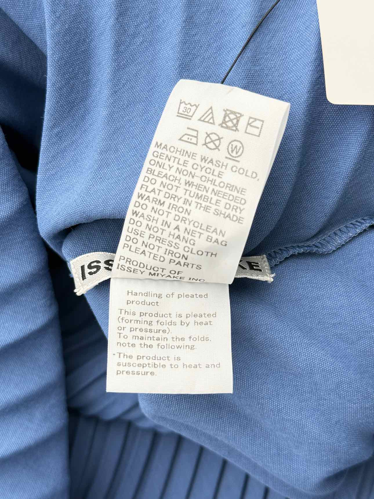ISSEY MIYAKE Slant Pleats Blue Size Medium Midi Dress