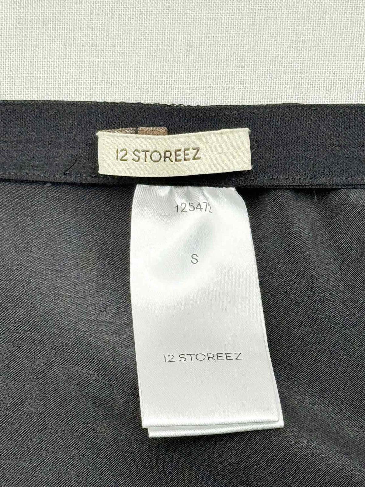 12 STOREEZ Black Size Small Long Skirt