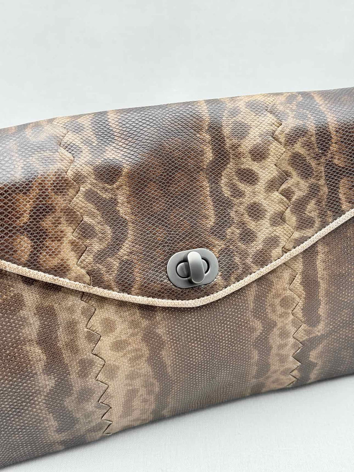 BOTTEGA VENETA Envelope Brown Clutch