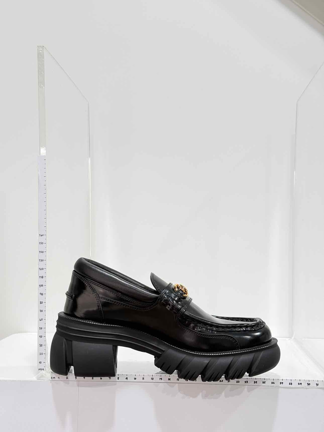 GUCCI Lug Sole Black Horsebit Size EU 37.5 Loafers