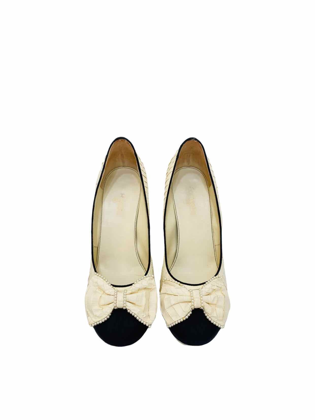 CHANEL Bow Cream w/ Black Pumps