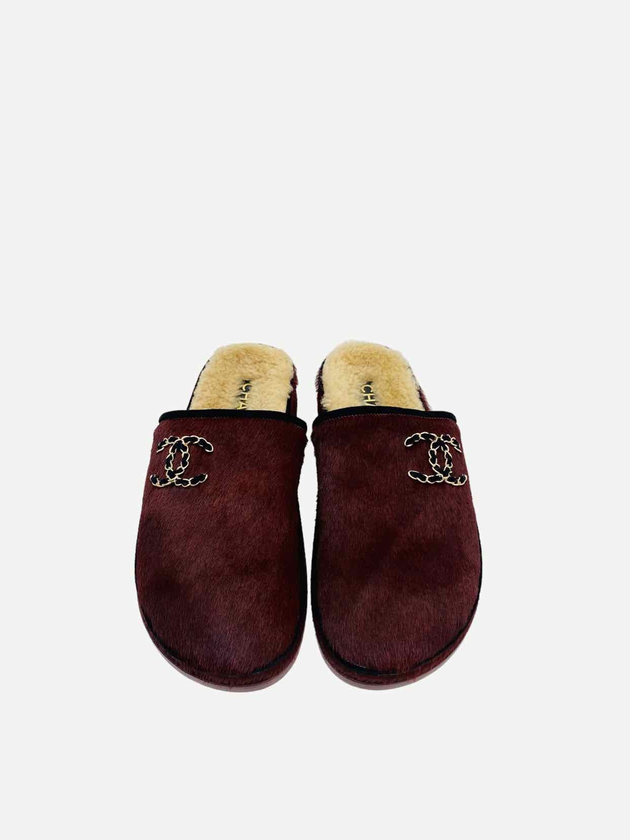 CHANEL Pre-Fall 2022 Burgundy Flats