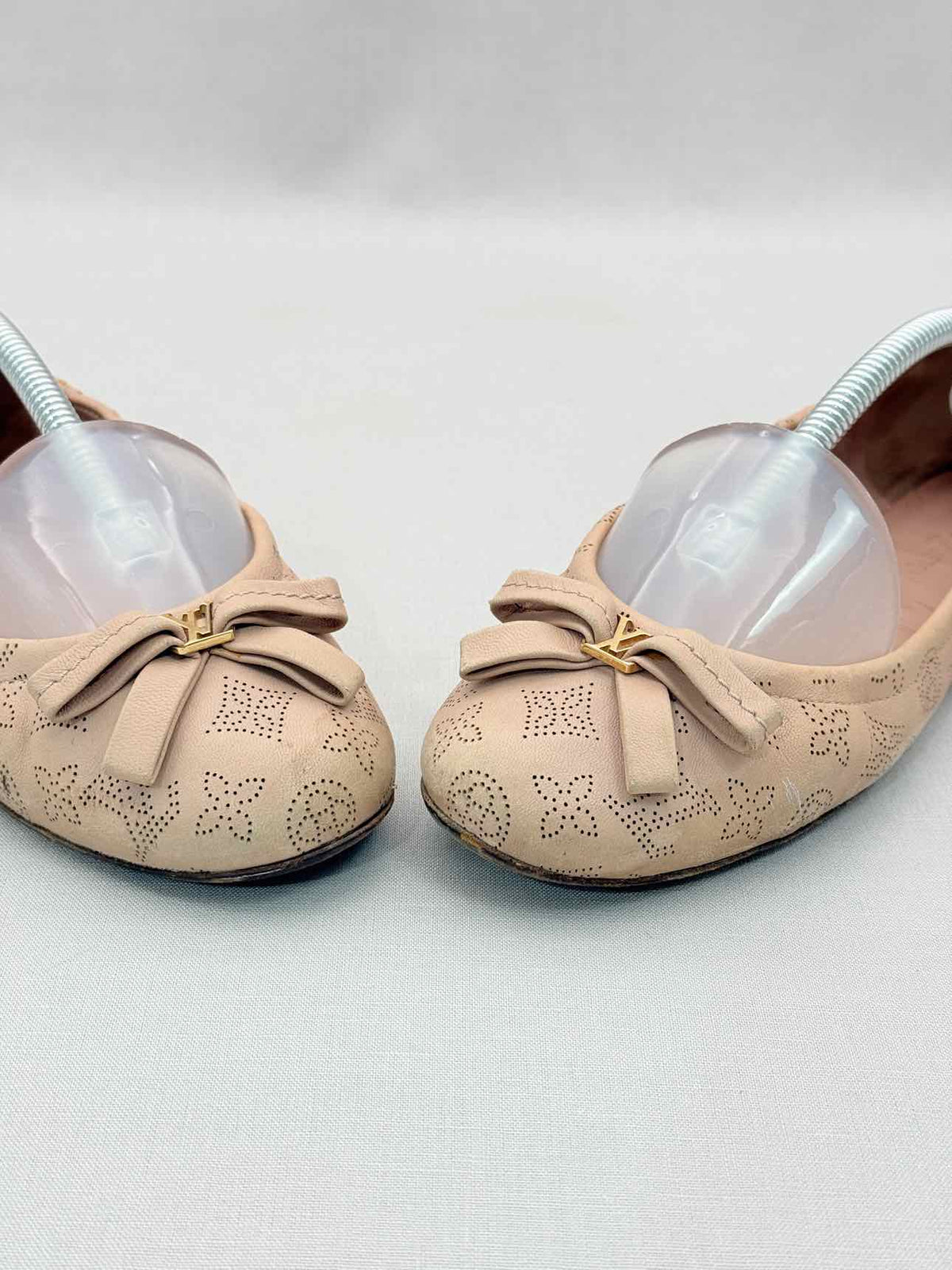 LOUIS VUITTON Scrunch Beige Size EU 38 Ballet Flats