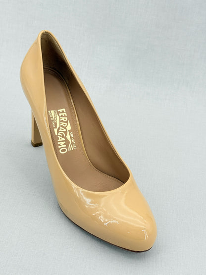 SALVATORE FERRAGAMO Leo Beige Size EU 38.5 Pumps
