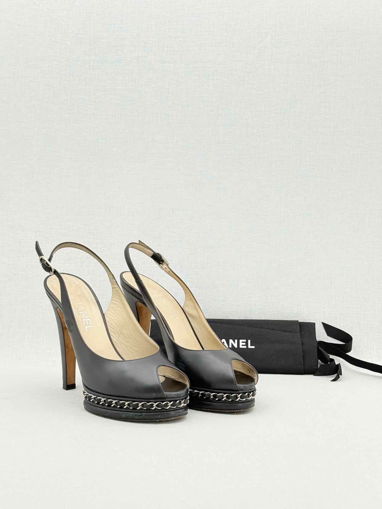CHANEL Black Size EU 38 Slingbacks