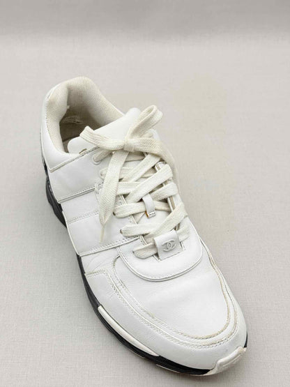 CHANEL White & Black Size EU 40 Sneakers