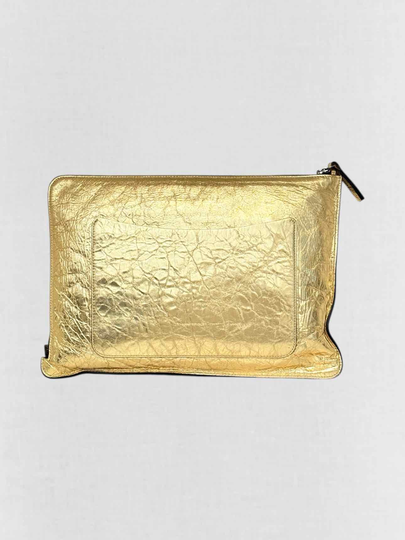 CHANEL Feministe Mais Feminine Gold Clutch