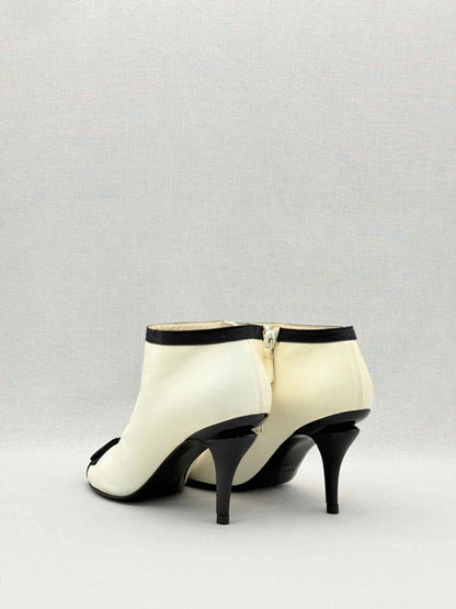 CHANEL Cream & Black Size EU 37.5 Ankle Boots