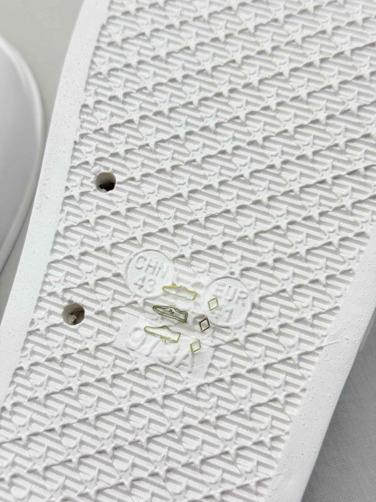 ROBERTO CAVALLI White Size EU 42 Slides