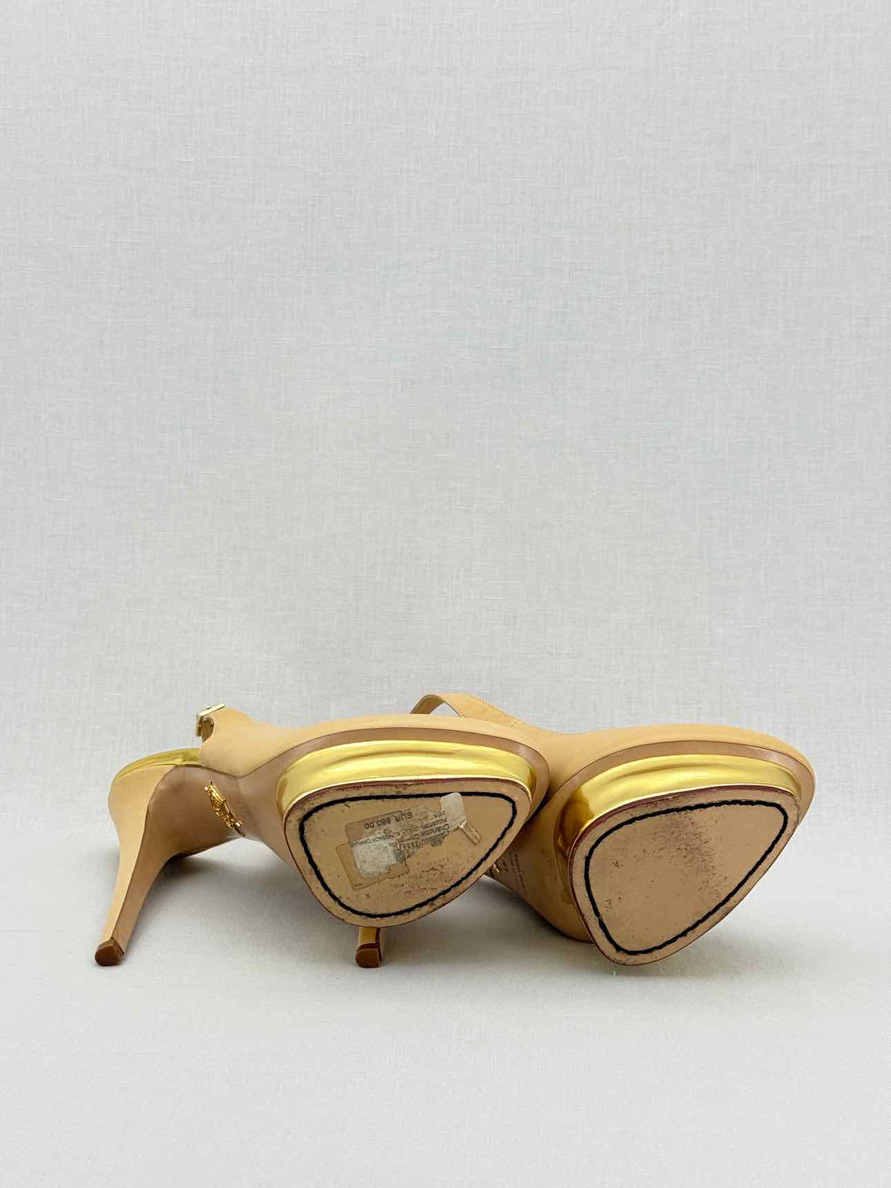CHARLOTTE OLYMPIA Beige & Gold Size EU 41 Slingbacks