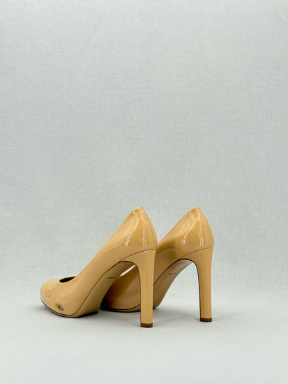 SALVATORE FERRAGAMO Leo Beige Size EU 38.5 Pumps