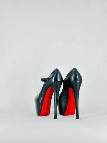 CHRISTIAN LOUBOUTIN Black Size EU 37 Pumps