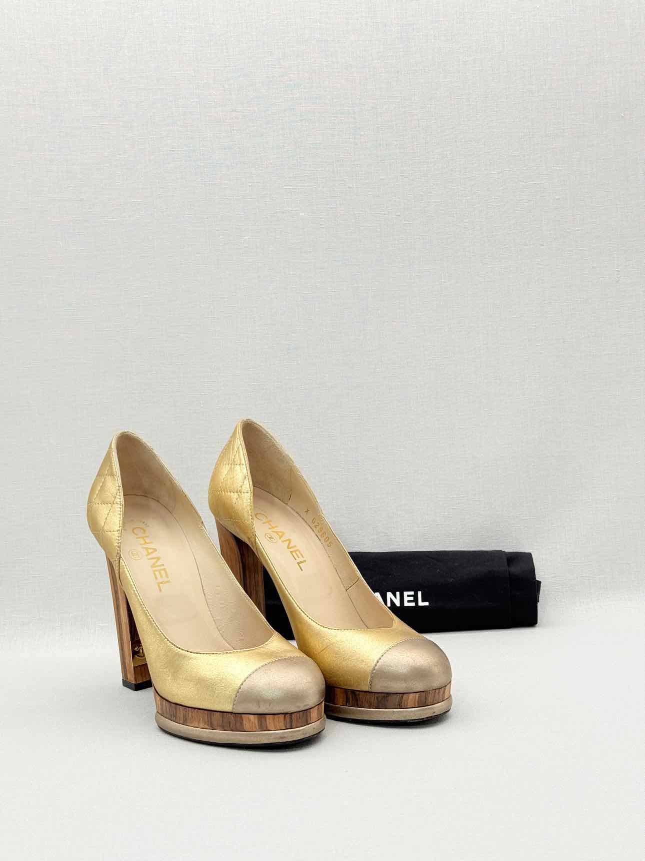 CHANEL Vintage Metallic Gold w/ Bronze Size EU 38 Pumps