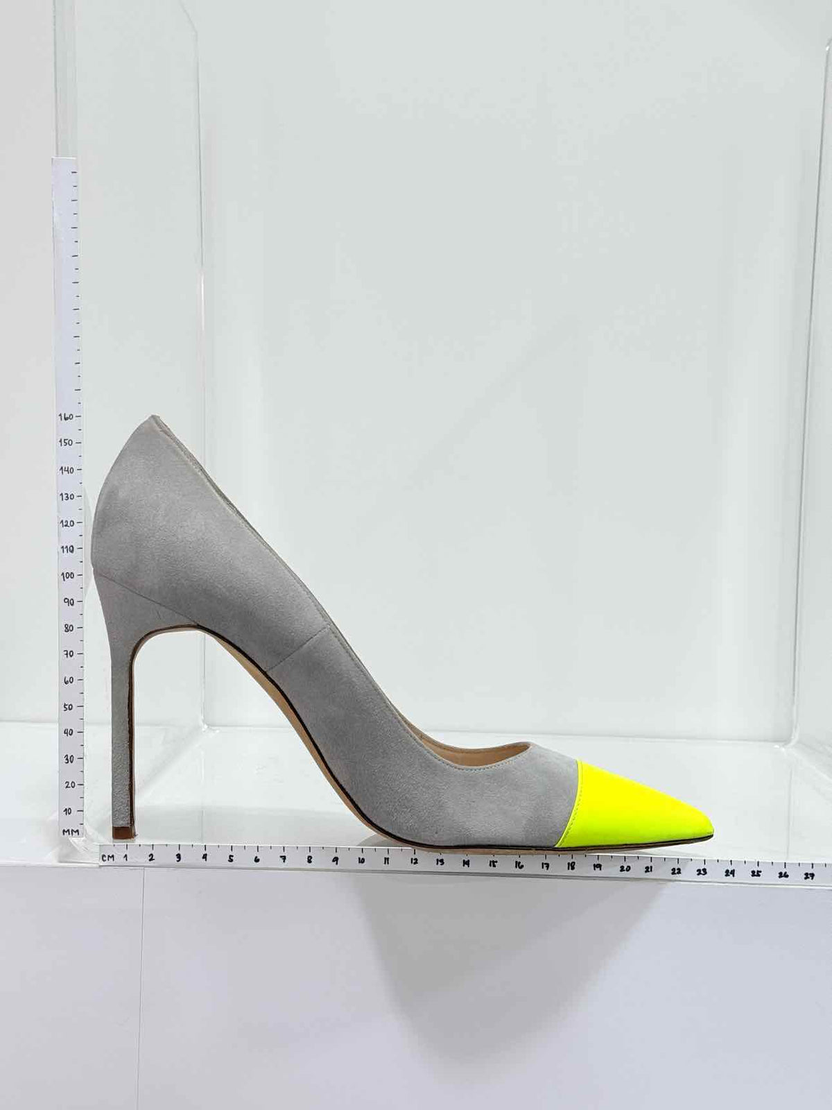 MANOLO BLAHNIK Bipunta Grey & Yellow Size EU 38.5 Pumps