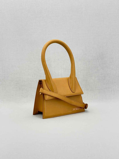 JACQUEMUS Le Chiquito Camel Top Handle