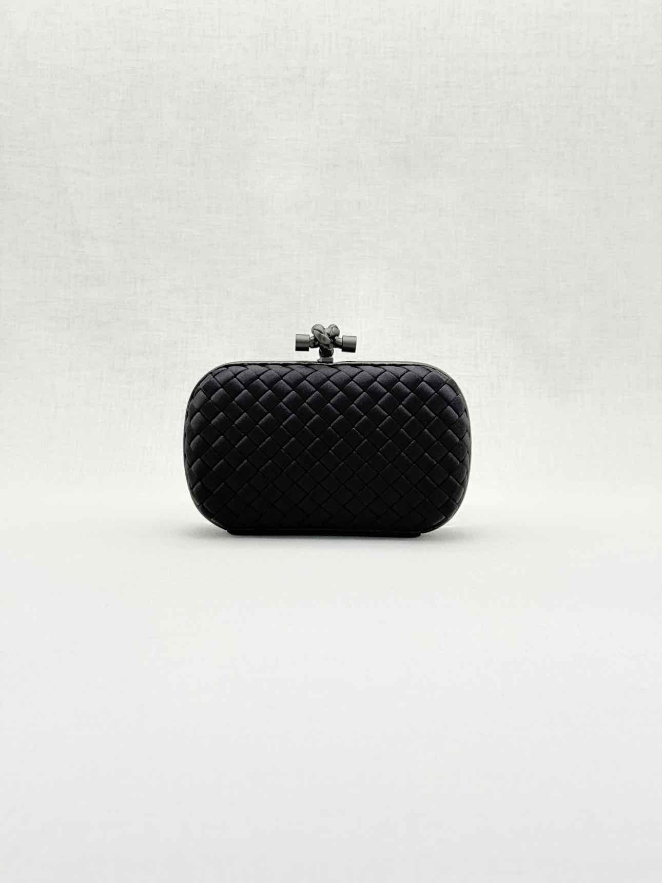 BOTTEGA VENETA Knot Black Intrecciato Clutch