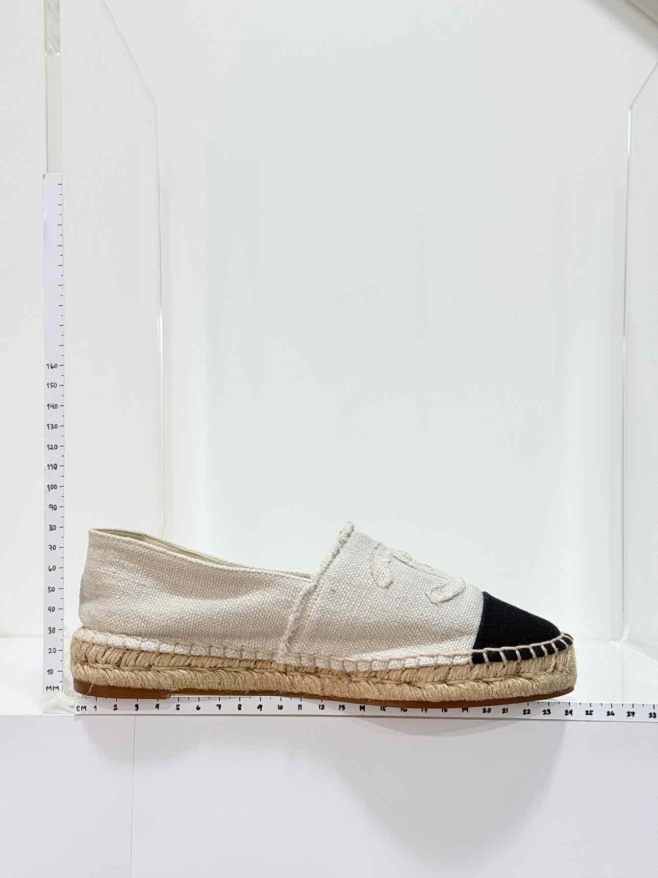 CHANEL Espadrille Beige & Black CC Size EU 37 Flats