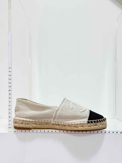 CHANEL Espadrille Beige & Black CC Size EU 37 Flats