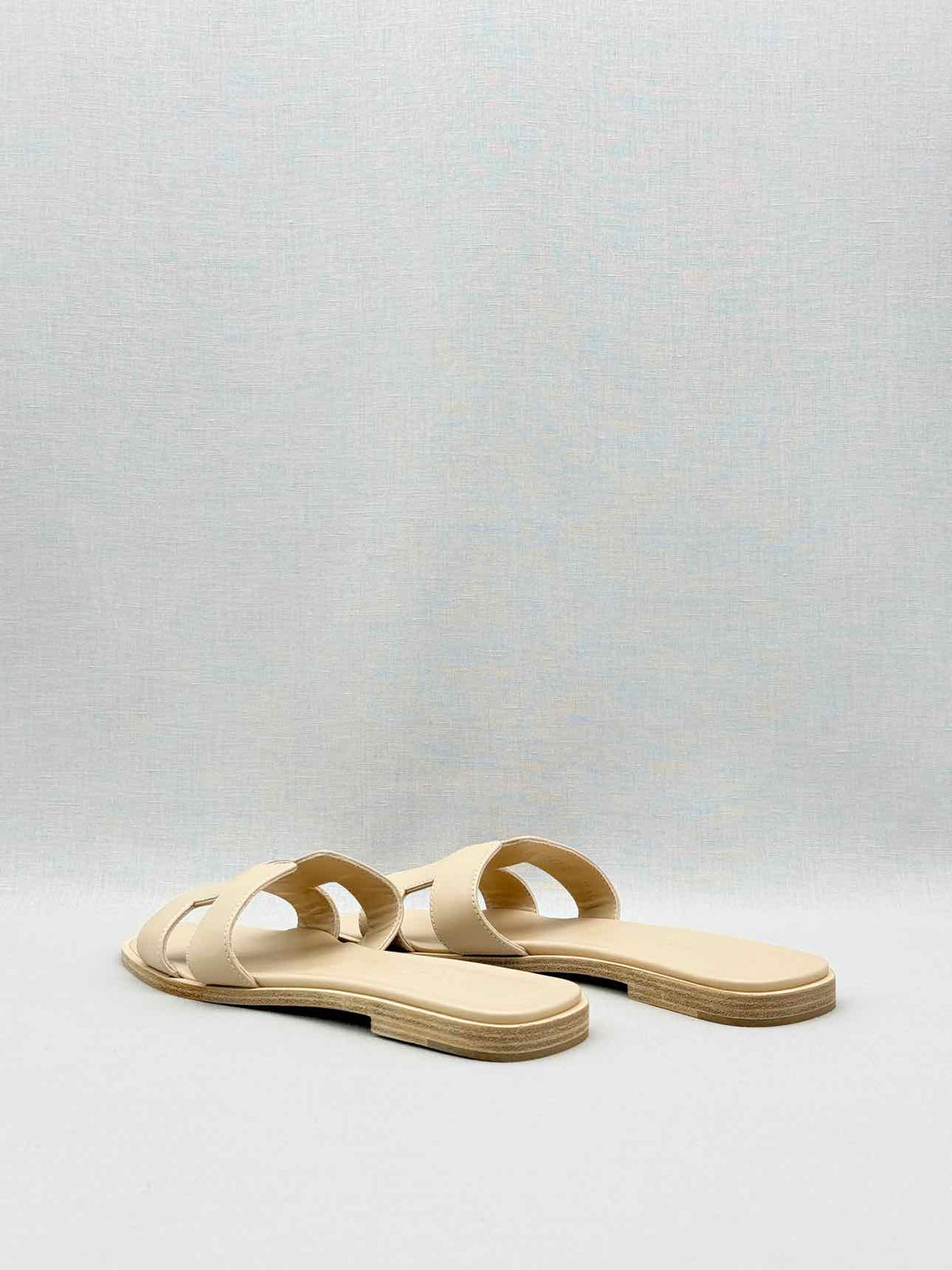 HERMES ORAN Beige Mastic Size EU 39 Sandals