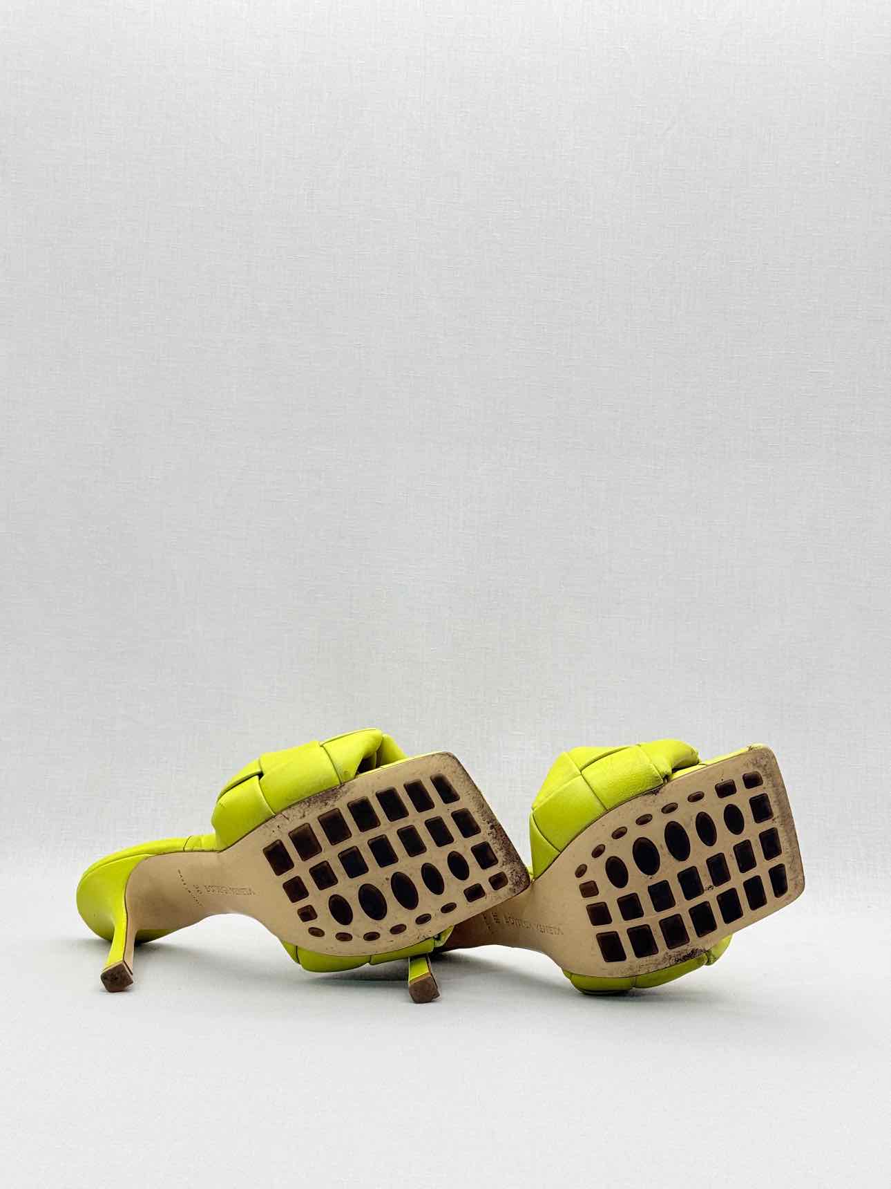 BOTTEGA VENETA Lido Yellow Woven Size EU 38 Mules