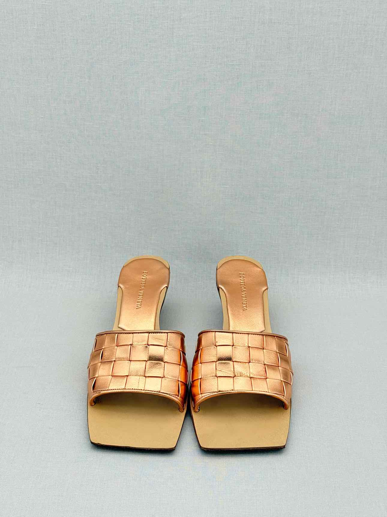 BOTTEGA VENETA Rose Gold Intrecciato Size EU 39.5 Mules