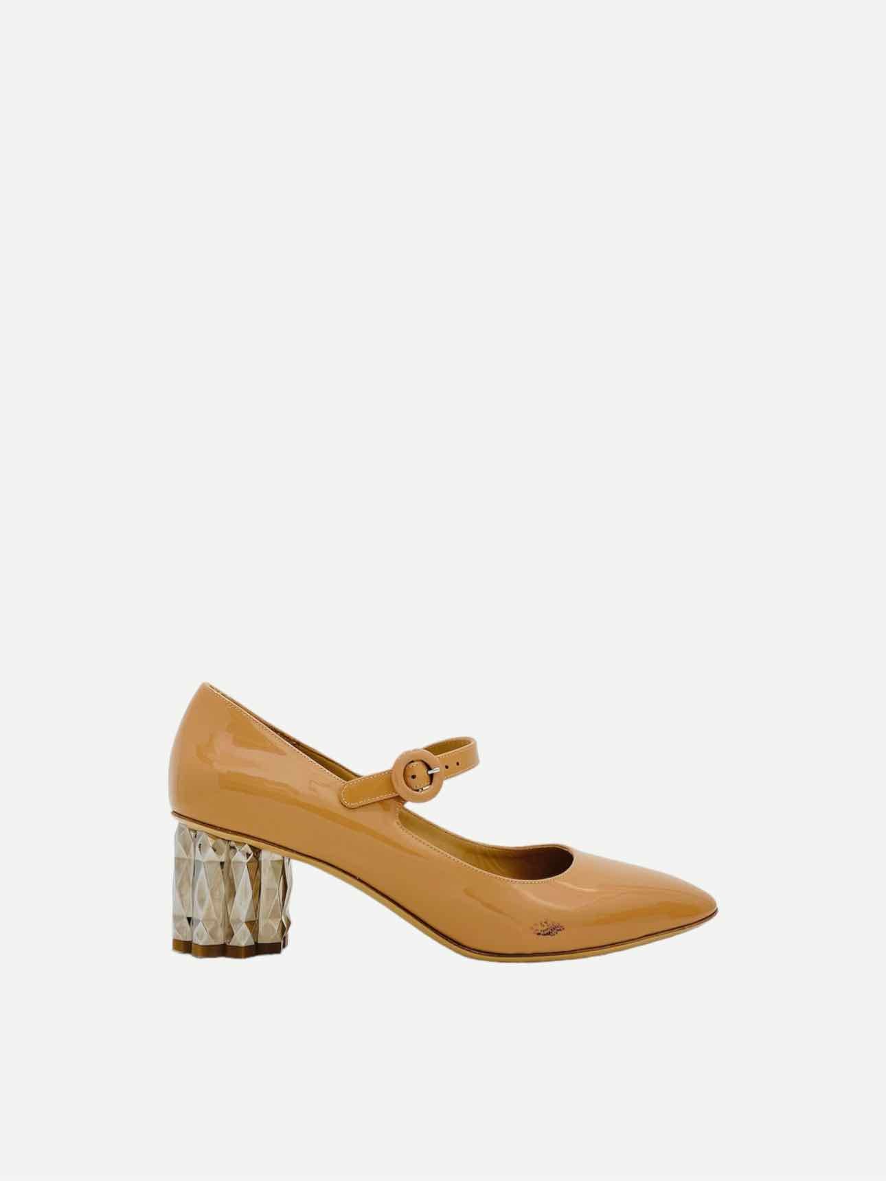 SALVATORE FERRAGAMO Ortensia Beige Pumps 37