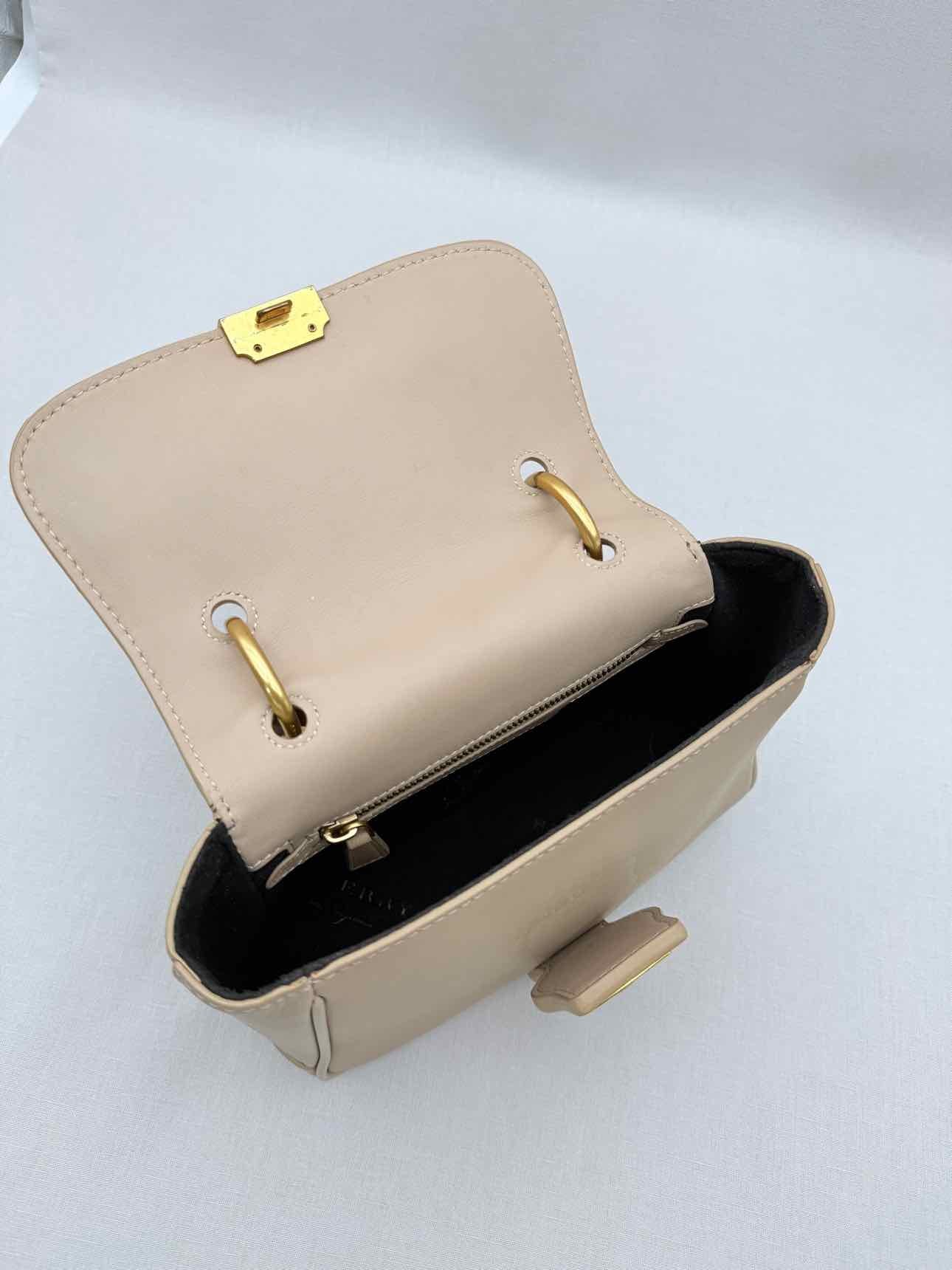 BURBERRY DK88 Beige Top Handle