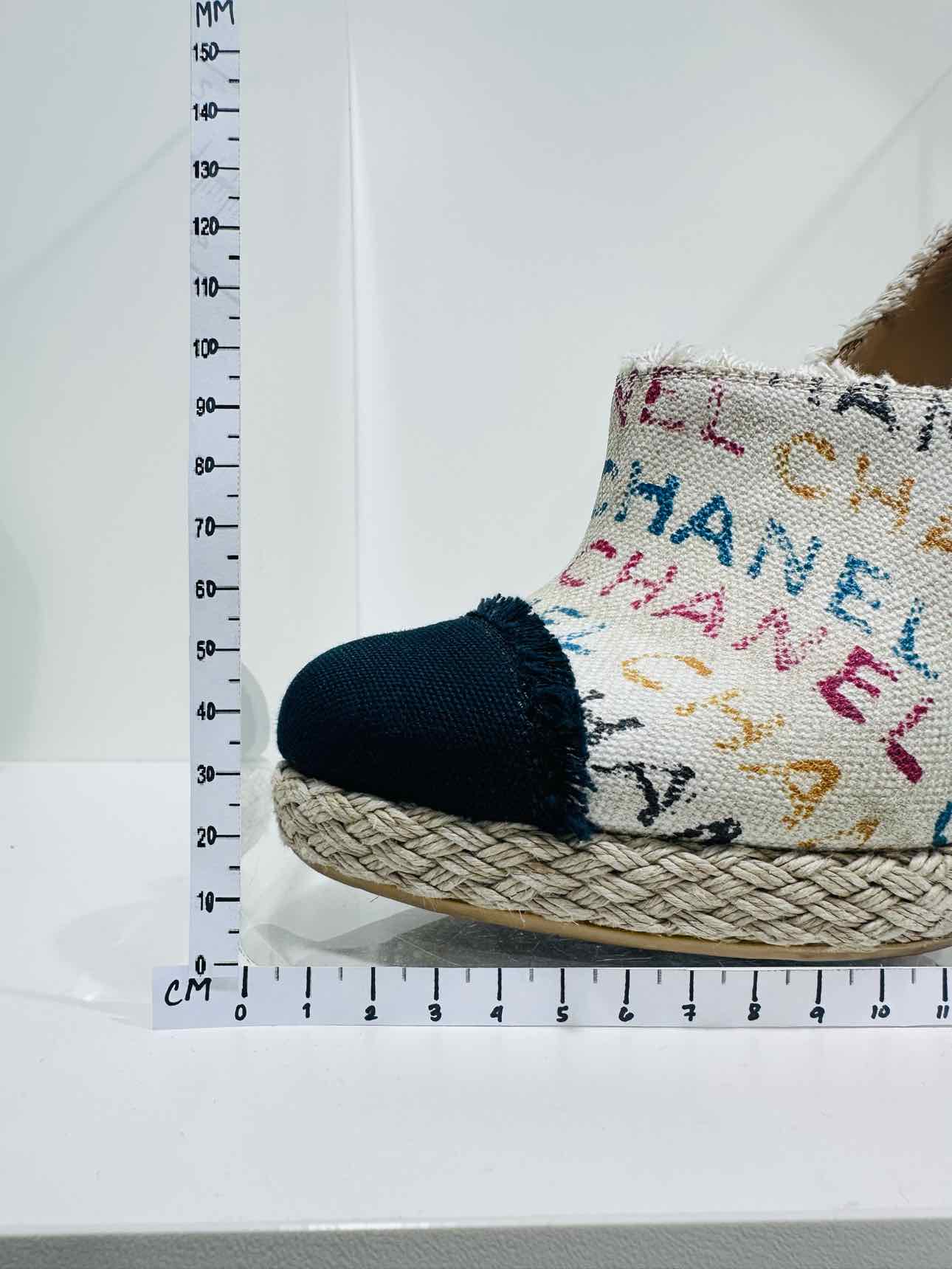 CHANEL Graffiti White Multicolor Size EU 41.5 Pumps