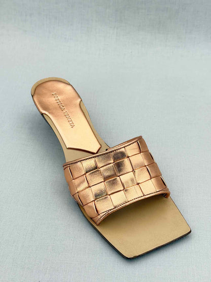 BOTTEGA VENETA Rose Gold Intrecciato Size EU 39.5 Mules