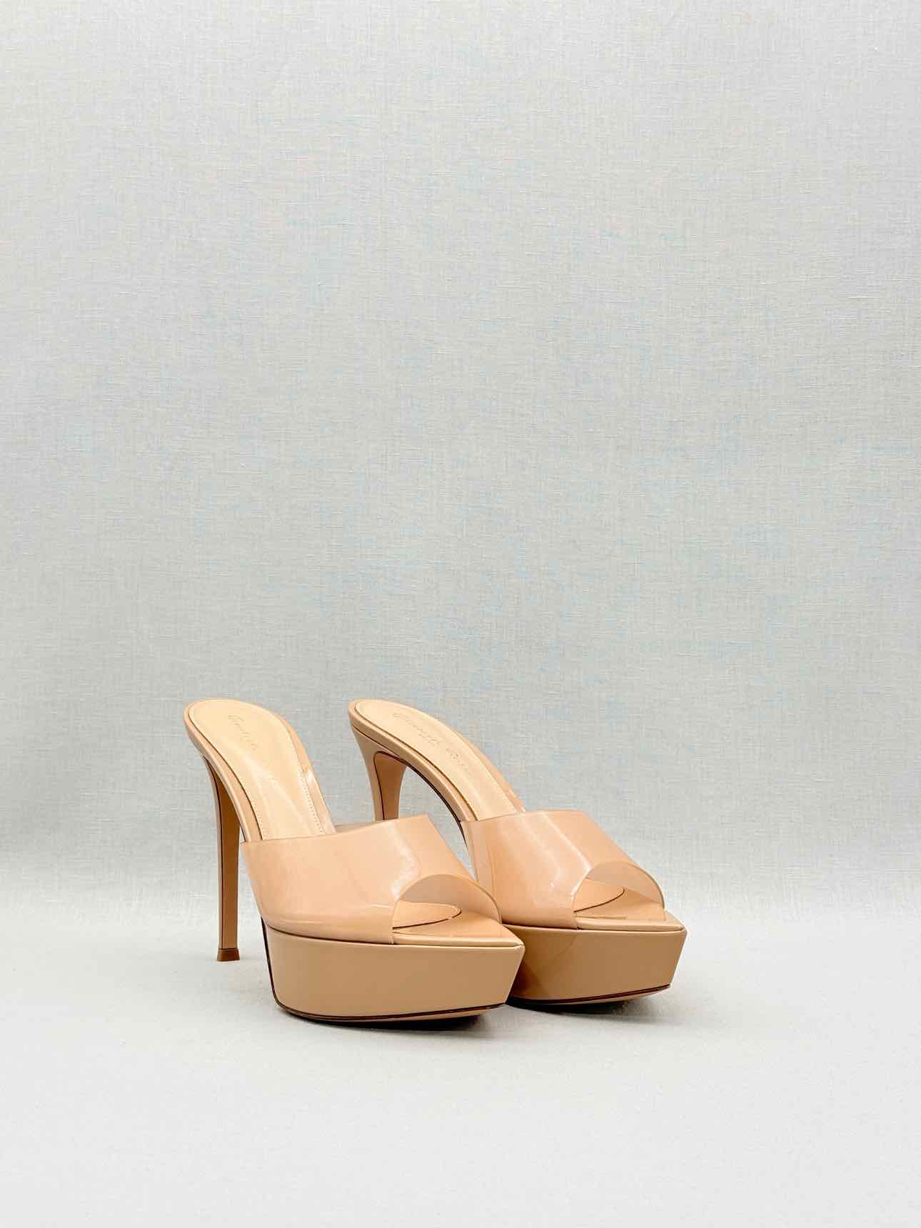 GIANVITO ROSSI Betty Beige Size EU 38.5 Mules