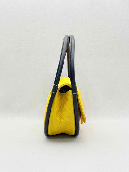 CHANEL Hula Hoop Yellow & Black Quilted Shoulder Bag