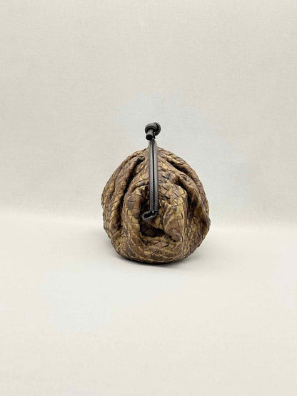 BOTTEGA VENETA Knot Frame Brown Intrecciato Clutch