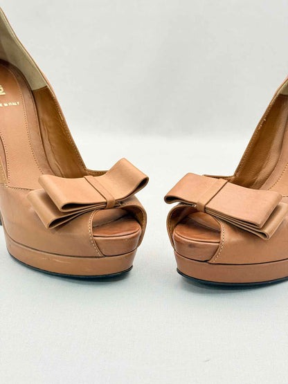 FENDI Peep Toe Tan Size EU 38 Pumps