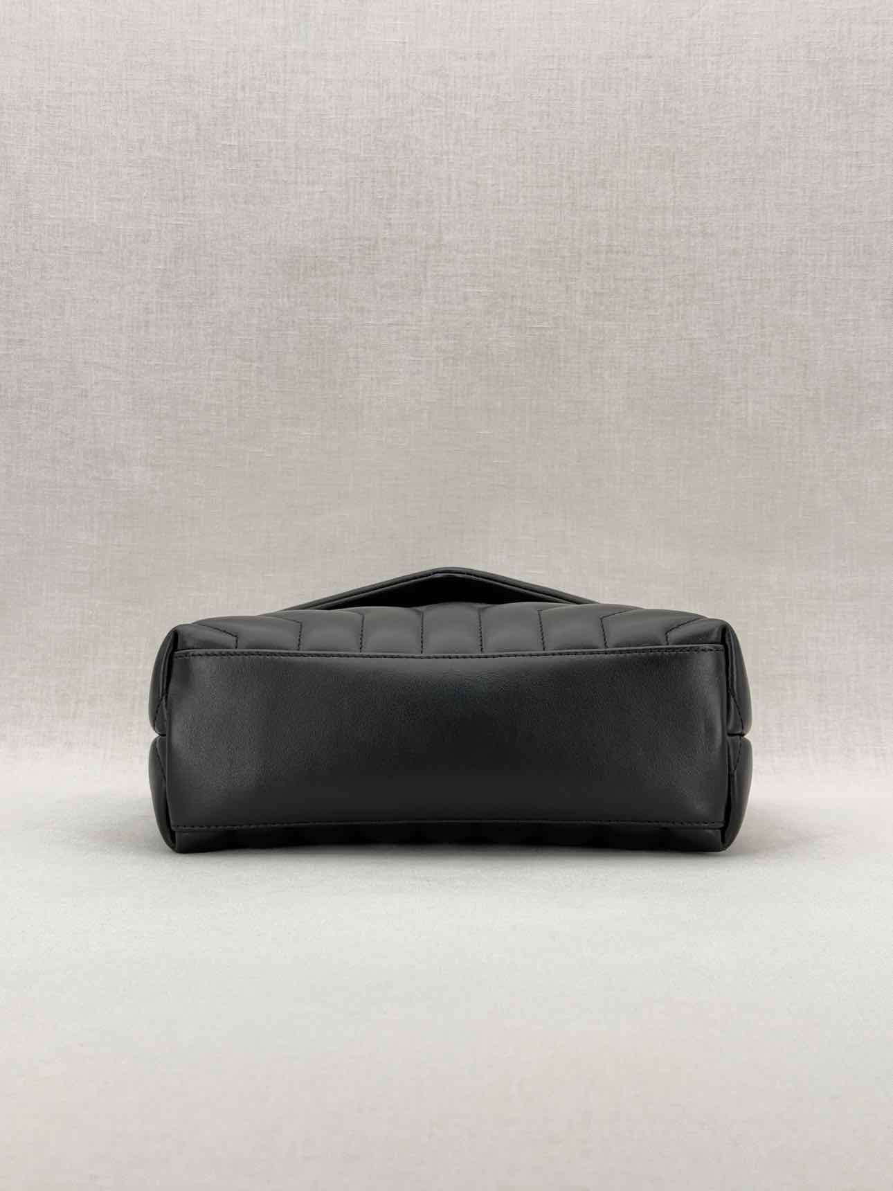 YVES SAINT LAURENT Loulou Black Shoulder Bag