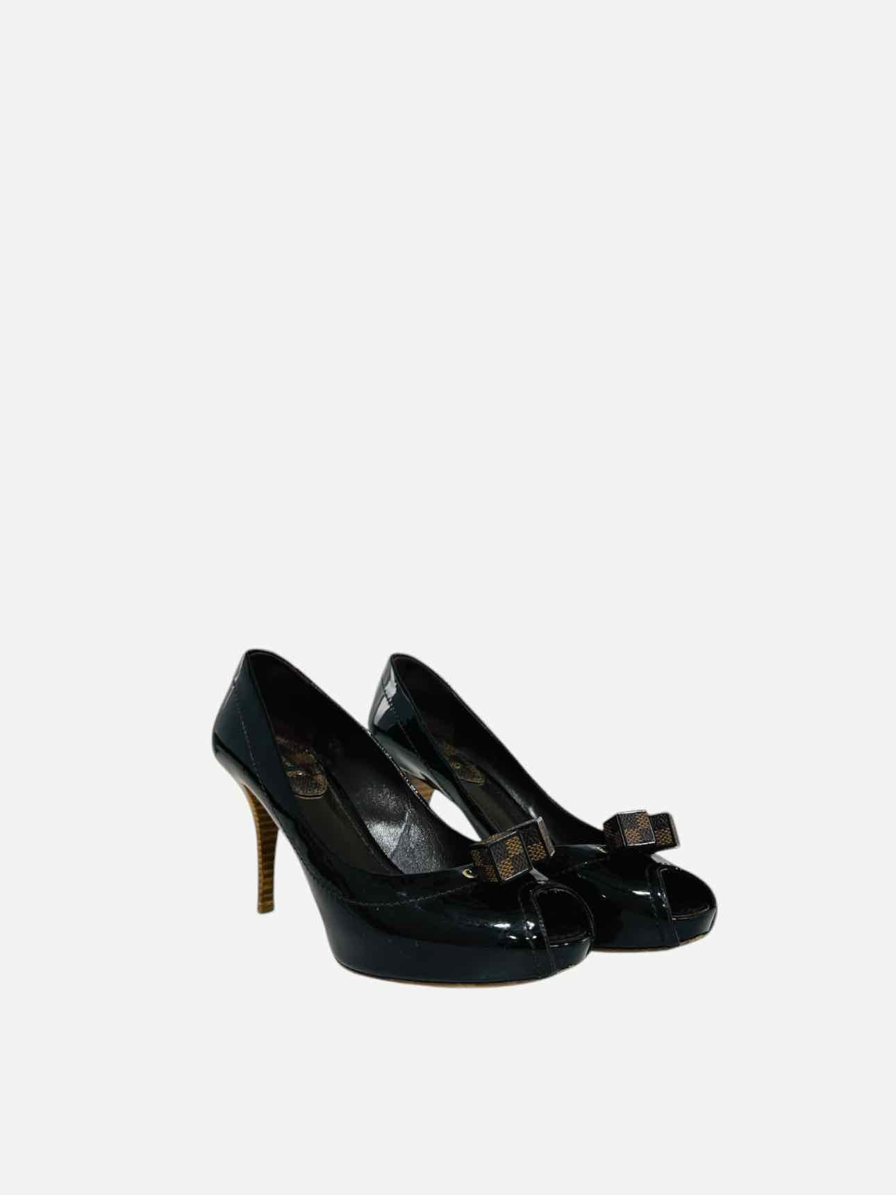 LOUIS VUITTON Saint Honore Black Pumps 39