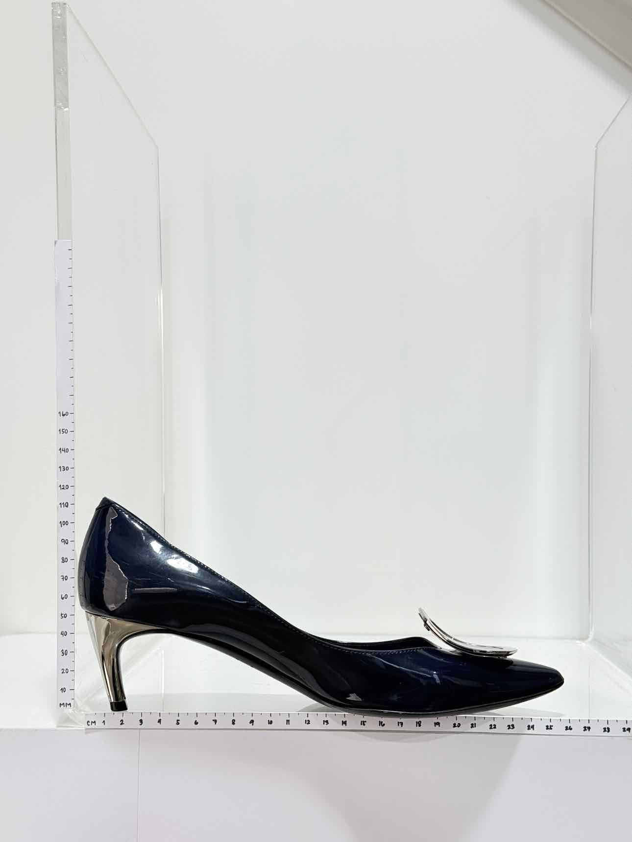 ROGER VIVIER Sexy Choc Navy Blue Size EU 38.5 Pumps