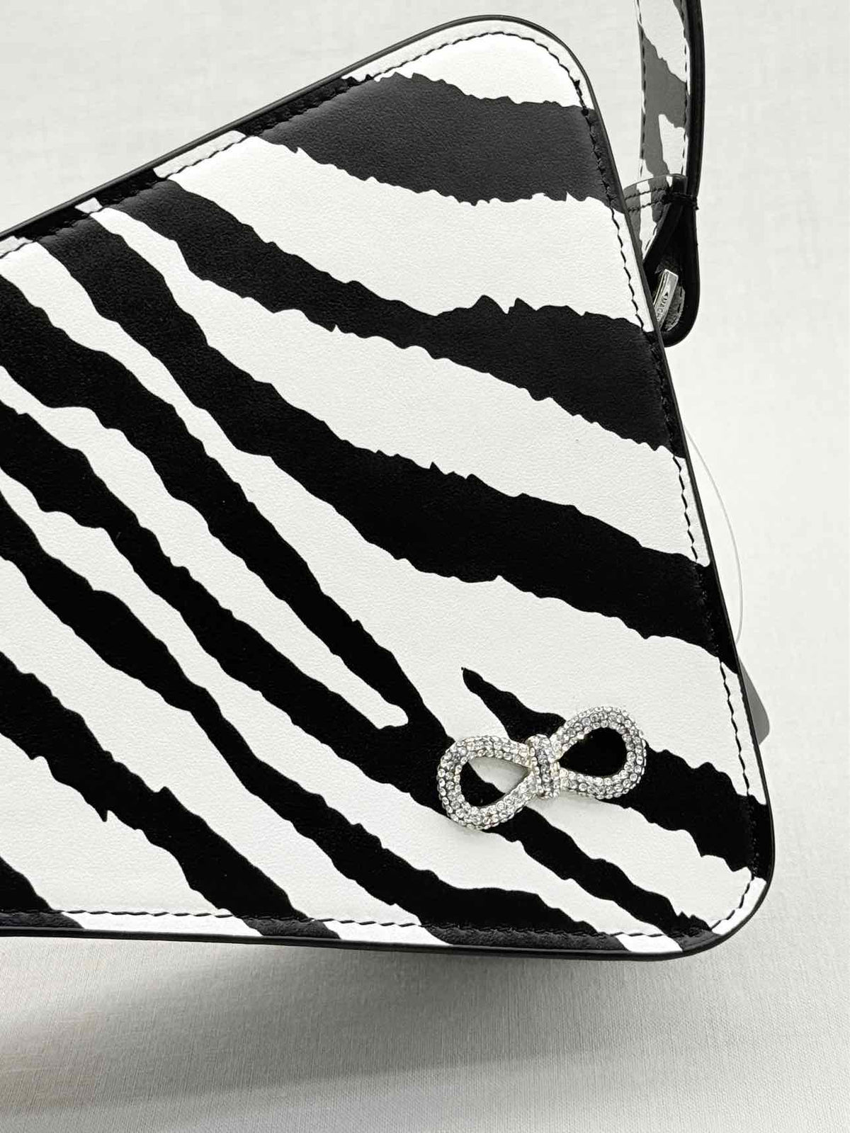 MACH & MACH Large Bow-shaped Black & White Shoulder Bag